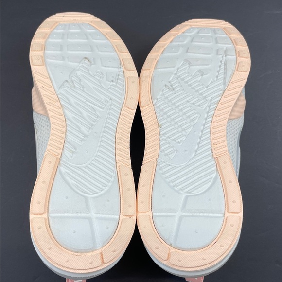 Nike Women’s White Pink Mesh Running Sneakers Size 9.5 AJ8739-101 - Picture 7 of 8
